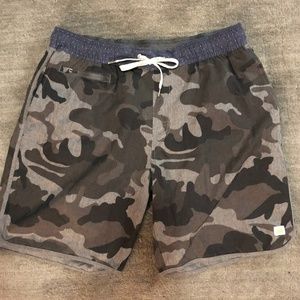 Vuori (L) Banks Short — Grey Camo
